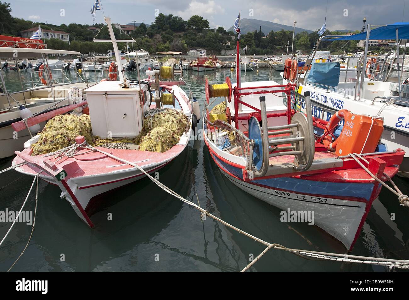 Porto di pescatori alla fine della spiaggia di Laganas, Laganas, isola di Zante, Grecia Foto Stock