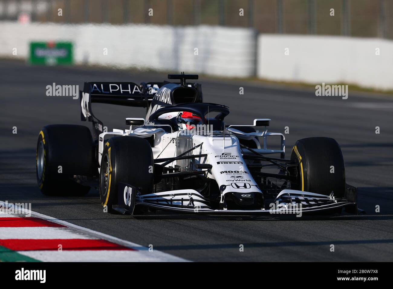Montemelò, Barcellona - Spagna. Formula 1 test pre-stagione 2020 giorno 3. 21th febbraio 2020 . Daniil Kvyat guida la (26) Scuderia AlphaTauri AT01 in pista durante il terzo giorno di F1 Winter Testing Foto Stock