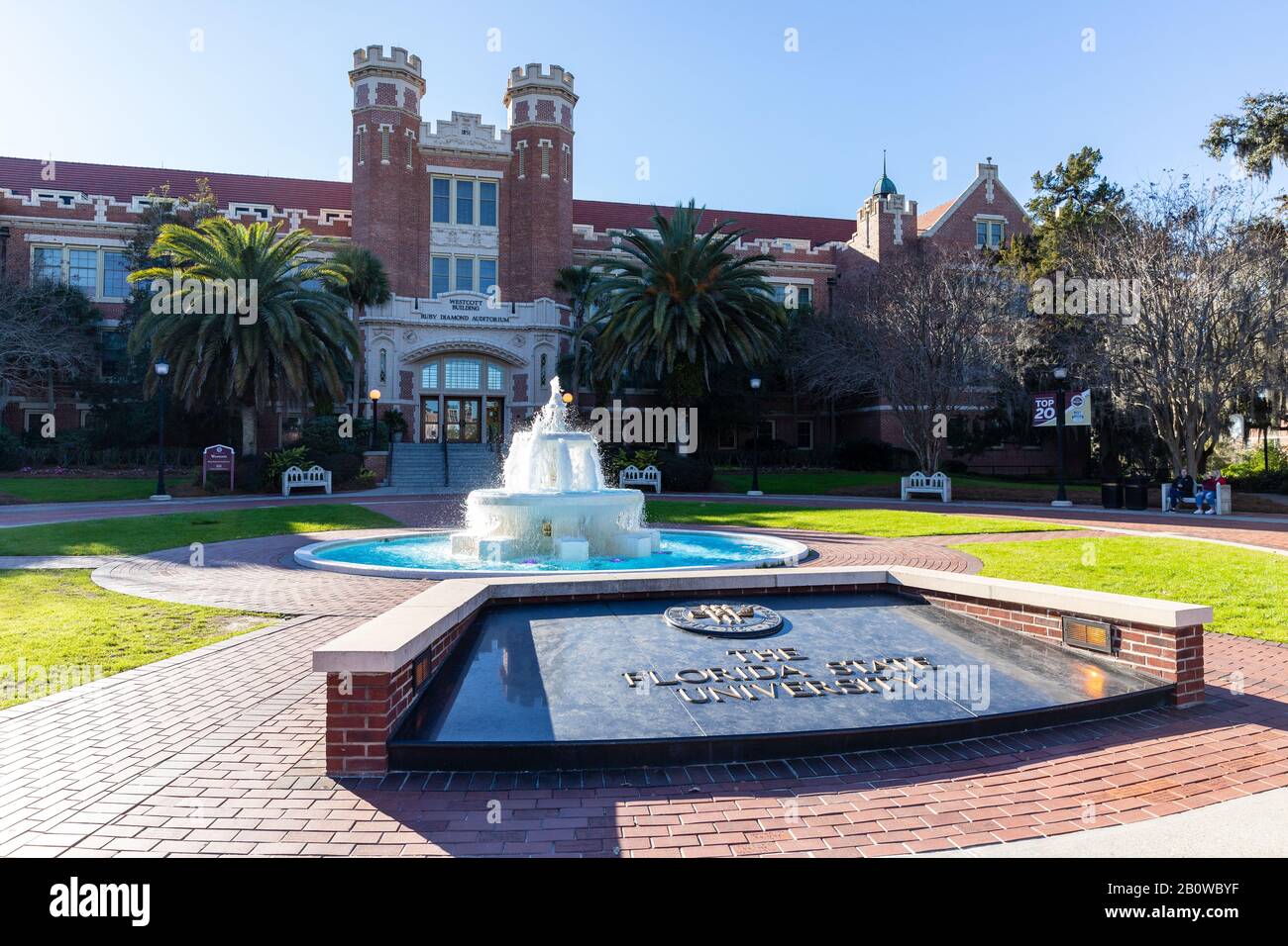 Tallahassee, FL / USA - 15 febbraio 2020: Westcott Building e foutnain nel campus della Florida state University Foto Stock