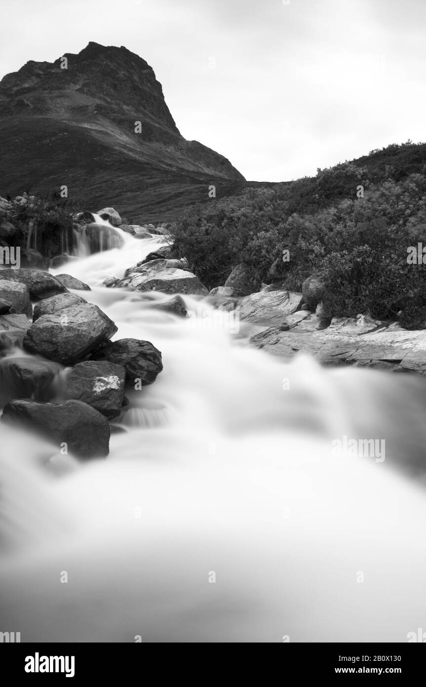 Fiume, esposizione lunga, Parco Nazionale di Jotunheimen, Norvegia, Foto Stock