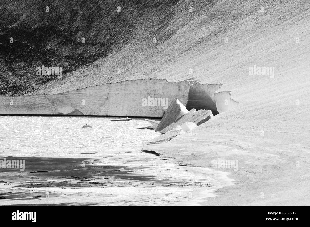 Campo di neve sulla strada da Skogar a Landmannalaugar, Islanda, Europa, Foto Stock