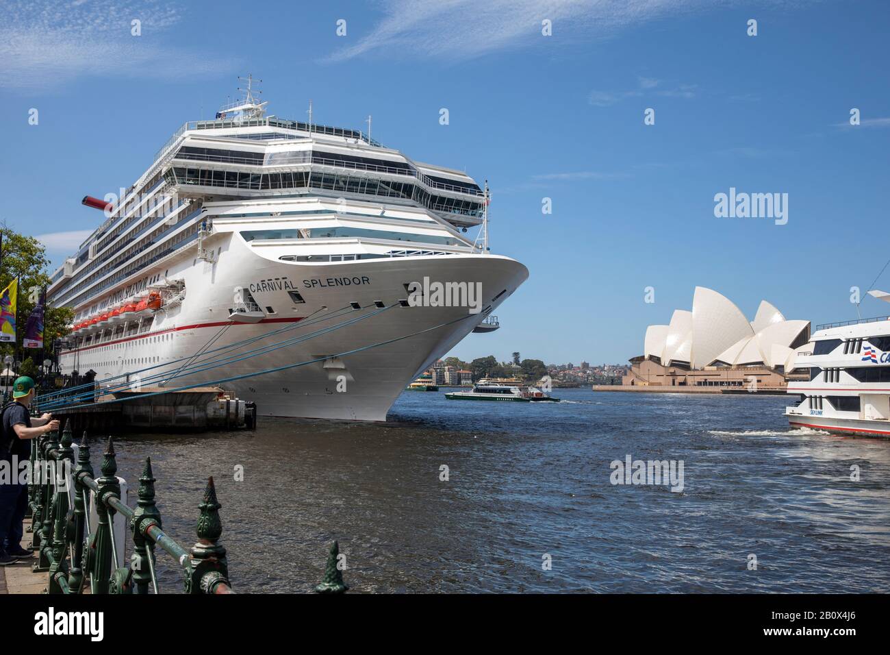 Sydney, nave da crociera Carnival Splendor a Circular Quay Sydney in un giorno di estati, nuovo Galles del Sud, Australia Foto Stock
