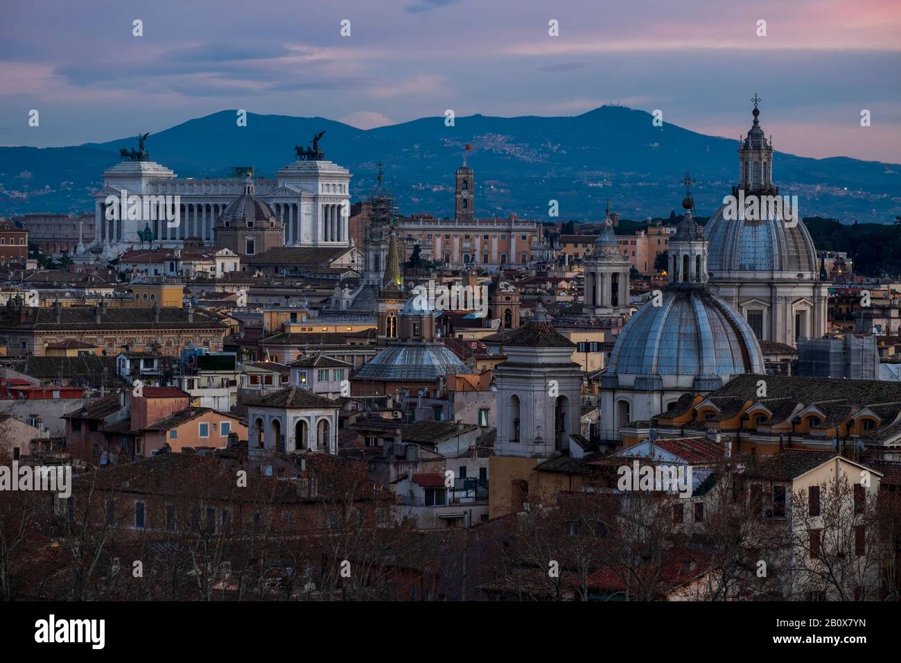Vista alta di Roma dal castello di Sant Angelo. Foto Stock