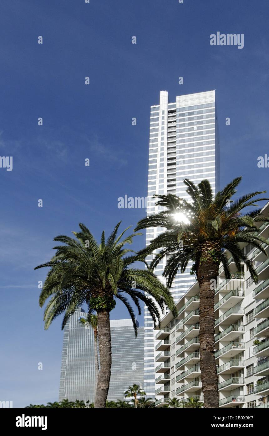 Grattacieli direttamente sulla spiaggia, vicino '69 ST ', Miami South Beach, Florida, USA, Foto Stock