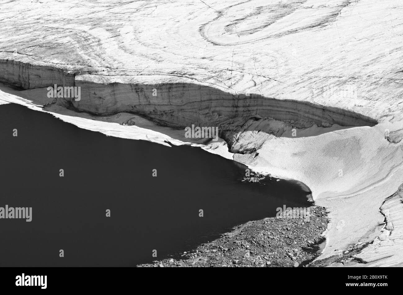 Glacier Tongue scorre in un lago, Jotunheimen National Park, Norvegia, Foto Stock