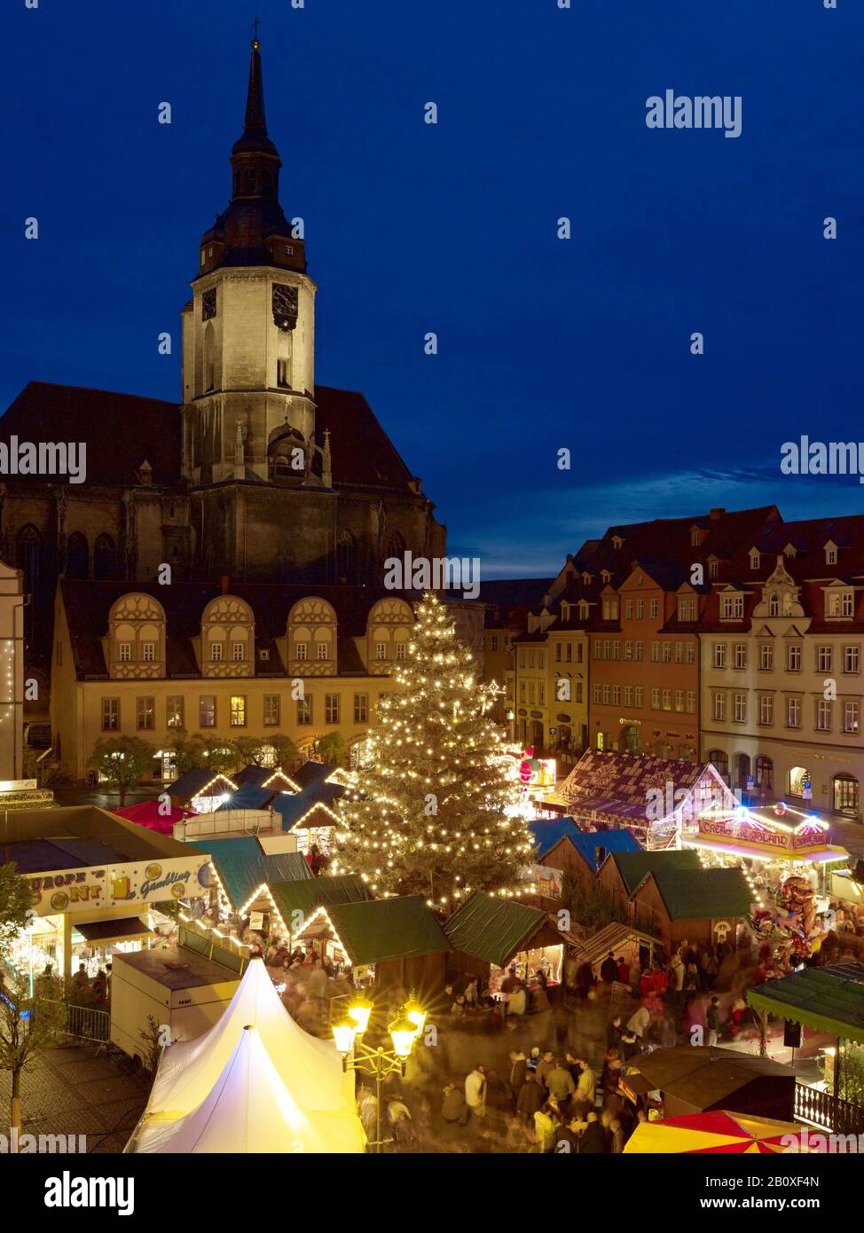 Mercatino di Natale con Chiesa Venceslao e municipio, Naumburg / Saale, Sassonia-Anhalt, Germania, Foto Stock