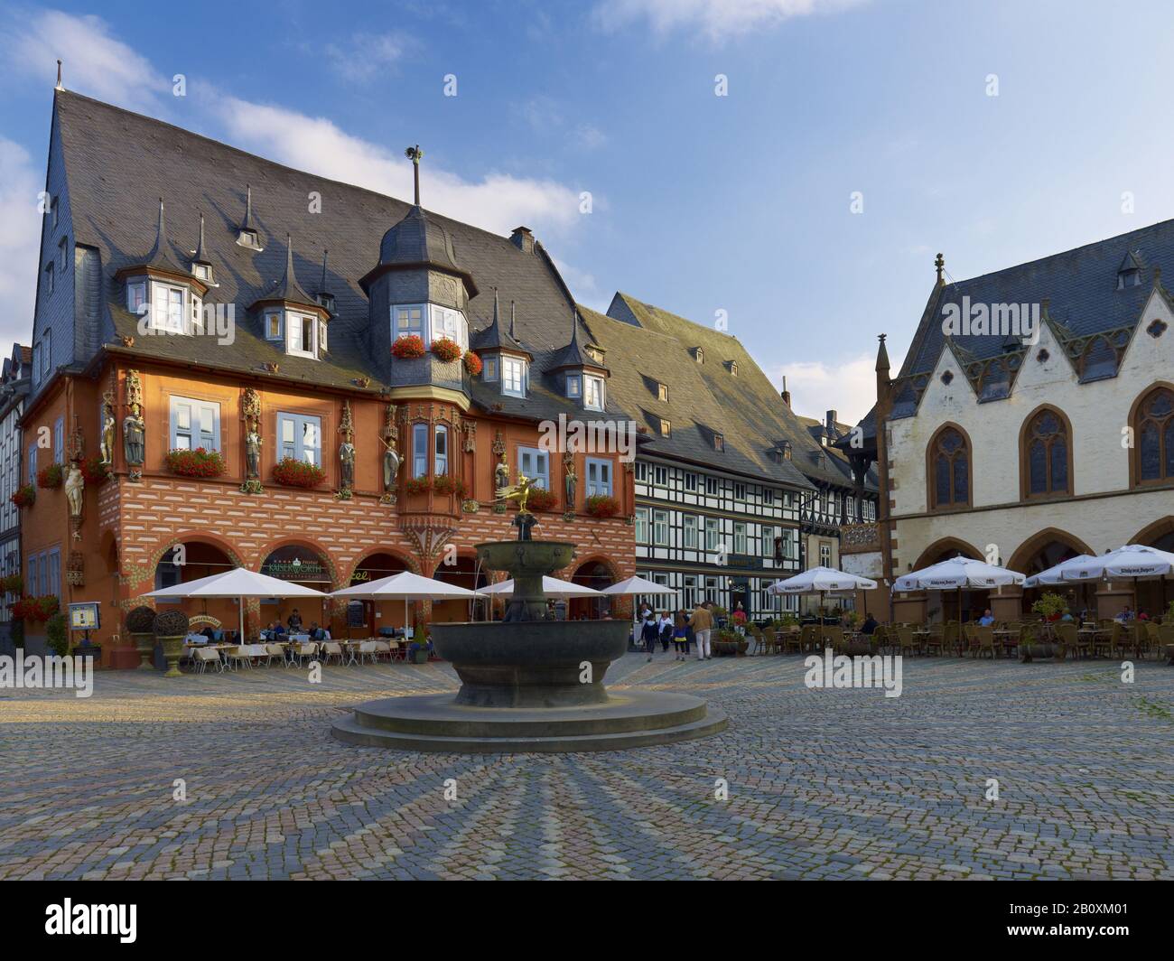 Piazza del mercato con Kaiserworth e municipio, Goslar, bassa Sassonia, Germania, Foto Stock