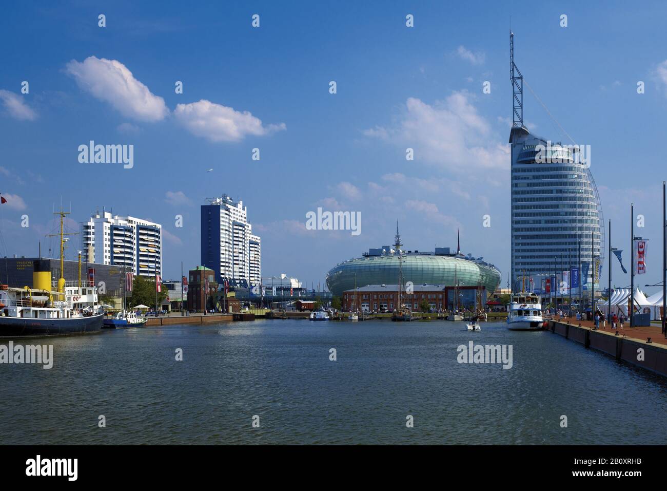 Nuovo Porto Con Columbuscenter, Klimahaus, Atlantic Hotel Sail City, Bremerhaven, Brema, Germania, Foto Stock