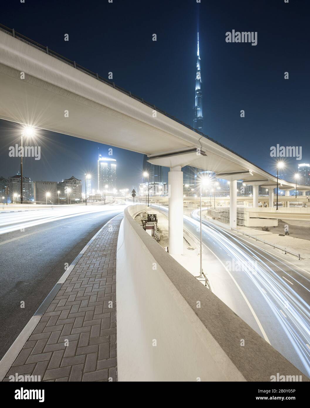 Vista Del Burj Khalifa Dall'Interchange 1, Dubai, Emirati Arabi Uniti, Foto Stock