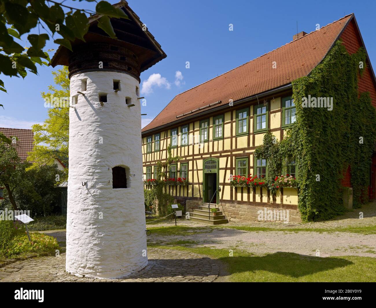 Museo all'aperto Hohenfelden, museo nella vecchia taverna, torre di piccione, Turingia, Germania, Foto Stock
