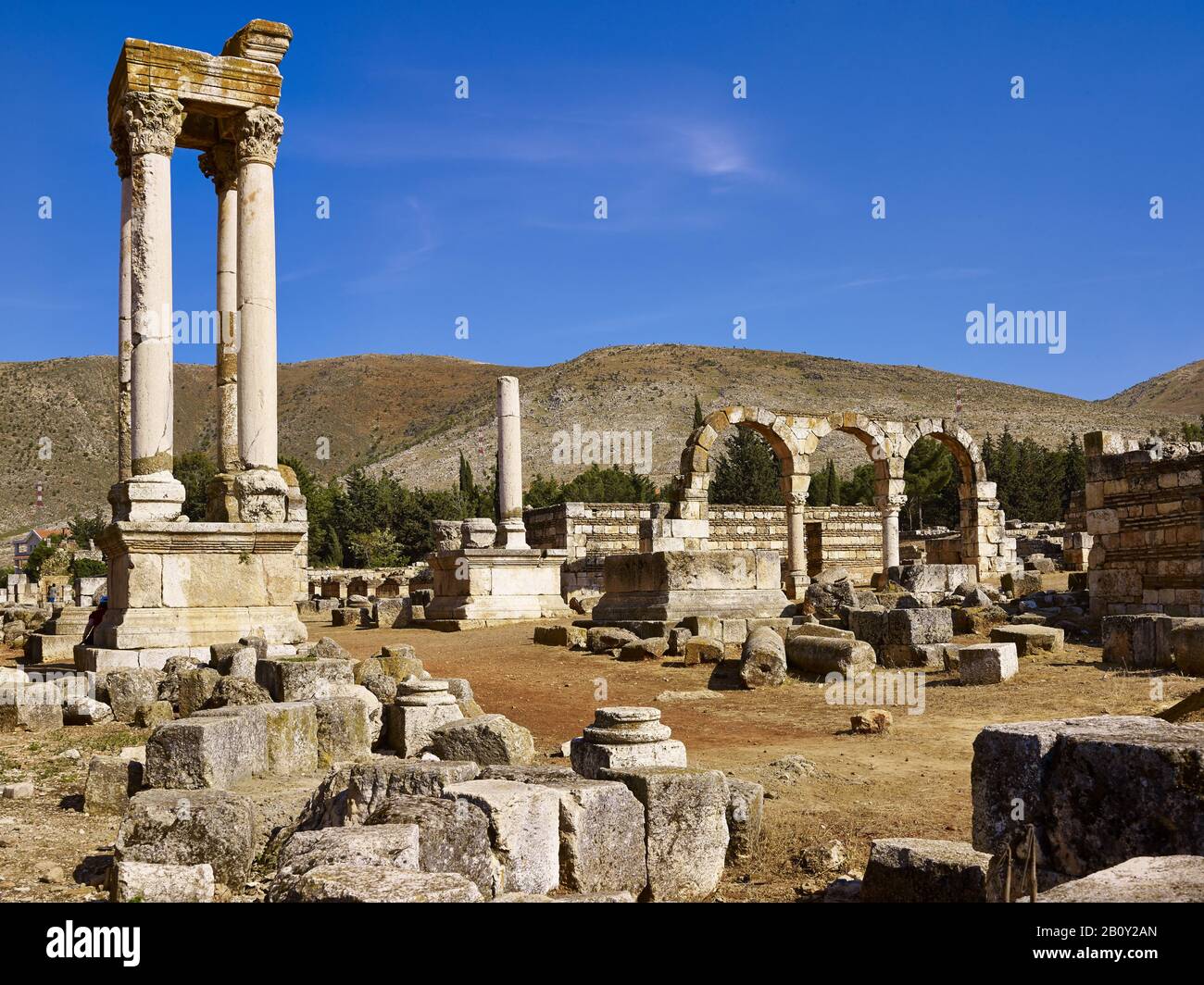 Tetrapylon nell'antica città di Anjar anche Haoush Mousa, Libano, Medio Oriente, Foto Stock