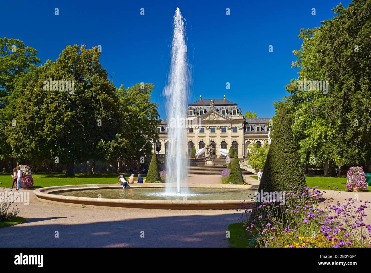 Giardino del palazzo con orangeria e fontana a Fulda, Hessen, Germania, Foto Stock