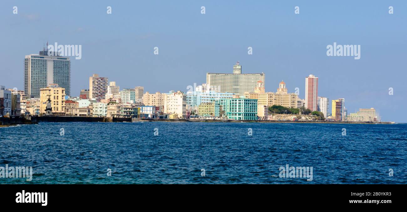 Havana skyline con FOCSA edificio e Hotel Nacional, Cuba, Caraibi, Foto Stock