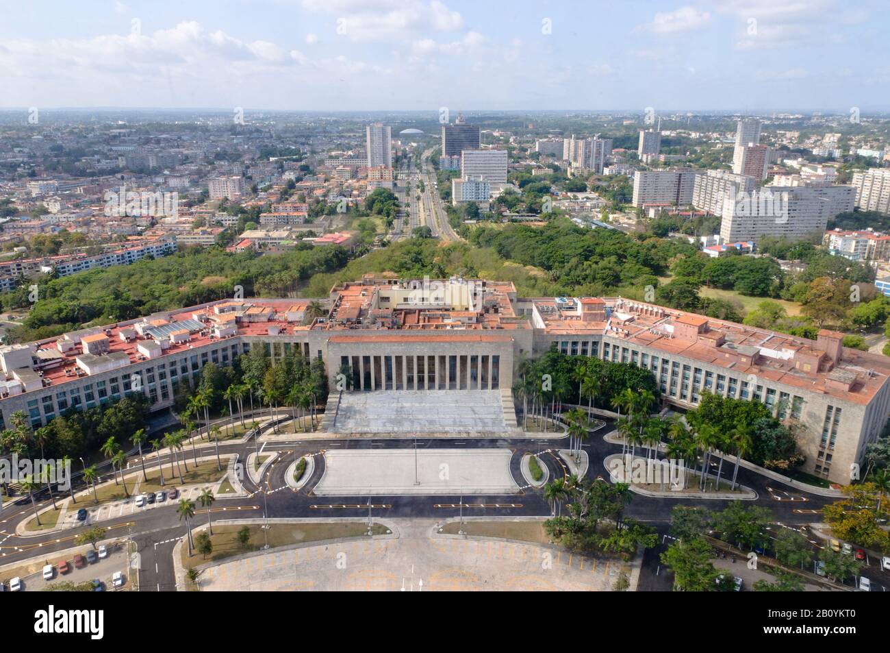 Vista dal Monumento di José Martí in direzione sud sulla sede del Comitato Centrale del Partito Comunista Cubano, Plaza de la Revolucion, l'Avana, Cuba, Caraibi, Foto Stock