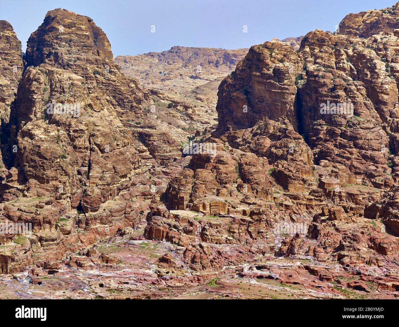 Vista del Ma'aiserath Jebel nella città rocciosa di Petra, Giordania, Medio Oriente, Foto Stock