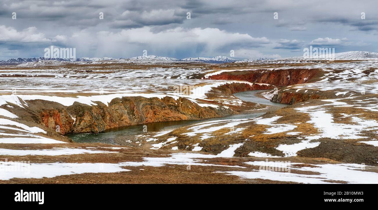 Fiumi e torrenti sull'altopiano tibetano, provincia di Qinghai, Cina Foto Stock