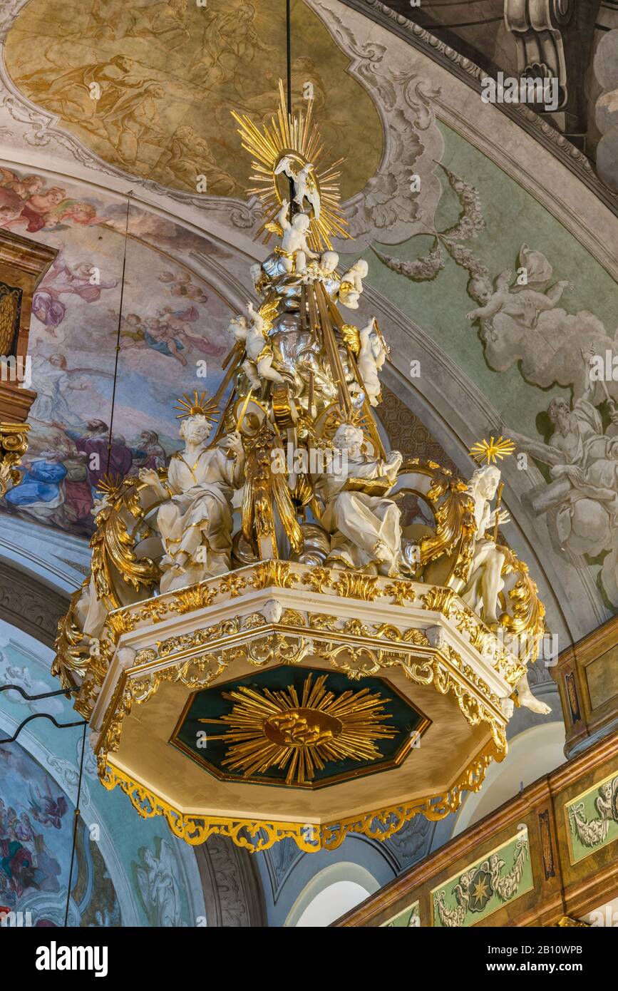 Baldacchino barocco in legno del 1717 sopra pulpito alla Chiesa della Festa della Croce in Jelenia Gora, Bassa Slesia, Polonia Foto Stock