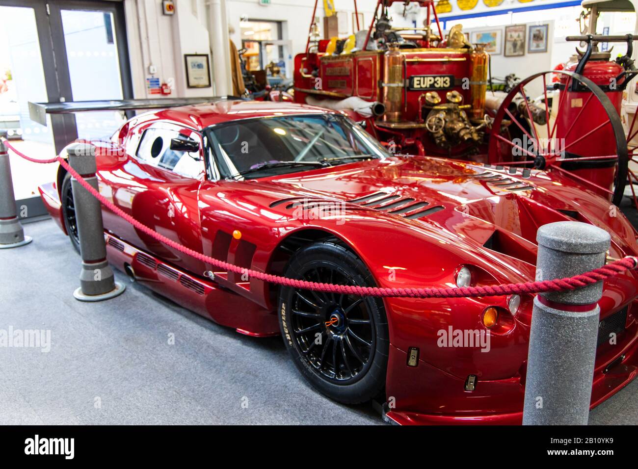 TVR Cerbera V12 presso un Museo dell'automobile e dell'automobile, Lakeland Motor e Bluebird Lake District Foto Stock