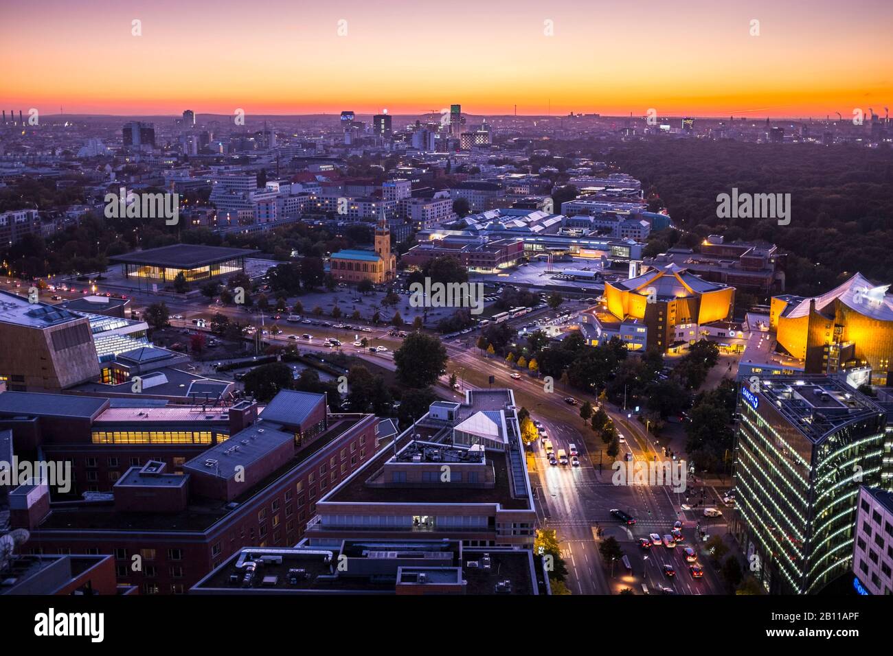 Skyline di Berlino, vista dalla Kollhoff Tower in direzione ovest, Potdamer Platz, Berlino, Germania Foto Stock