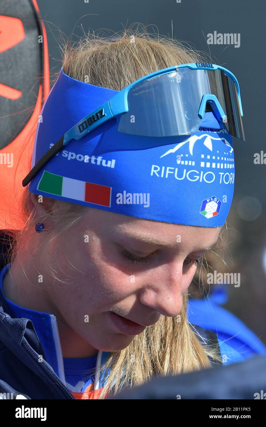 Anterselva (BZ), Italia, 22 Feb 2020, carrara michela (ita) delusa a zona arivo durante la Coppa del mondo IBU Biathlon 2020 - Relay femminile 4x6 Km - Biathlon - credito: LPS/Marco Todaro/Alamy Live News Foto Stock