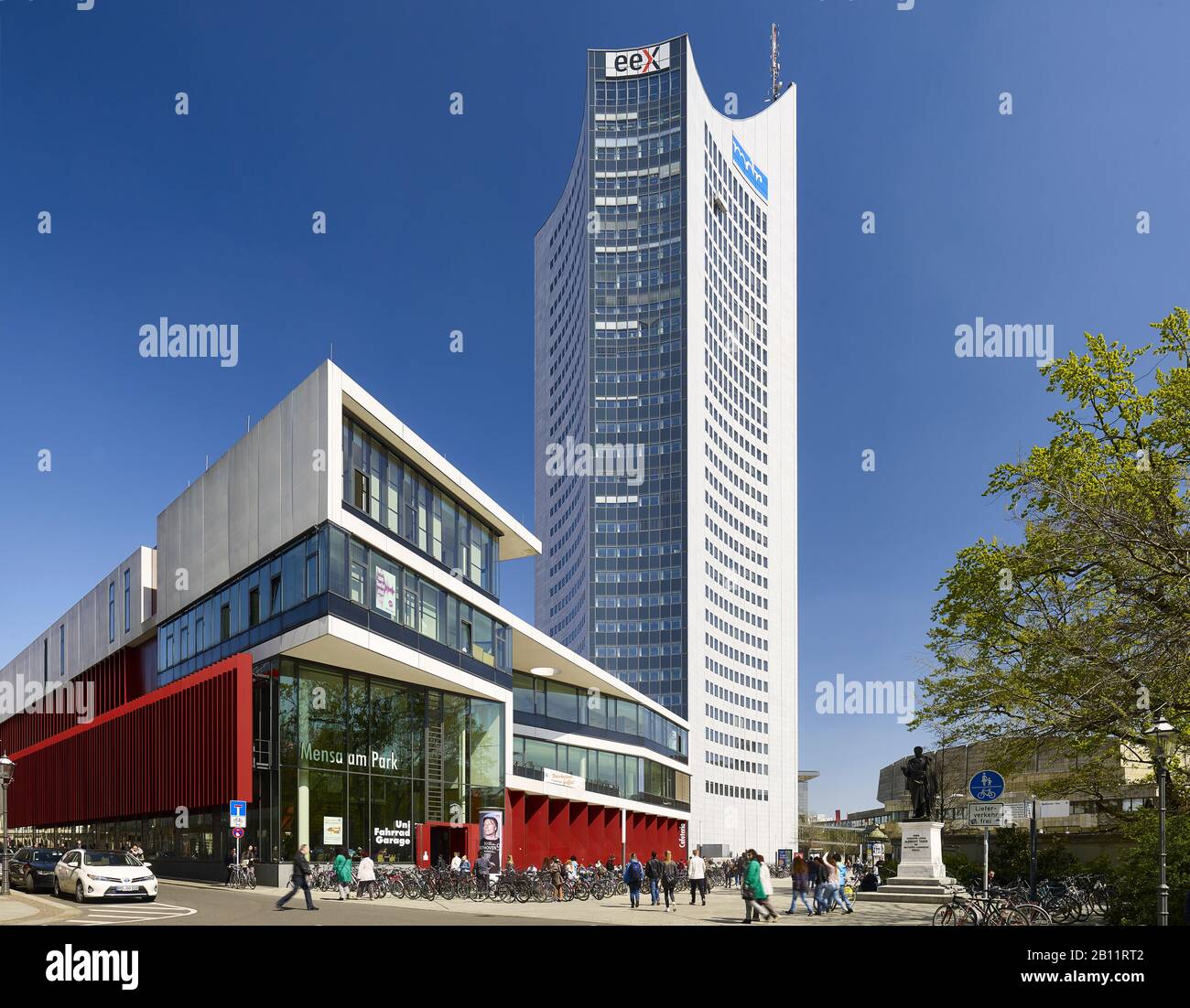 Mensa am Park nuovo edificio universitario con alto edificio a Lipsia, Sassonia, Germania Foto Stock