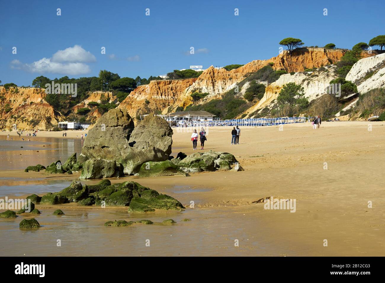 Praia da Falésia (Praia do Barranco das Belharucas), Vilamoura, Quarteira, Faro, Algarve, PORTOGALLO Foto Stock