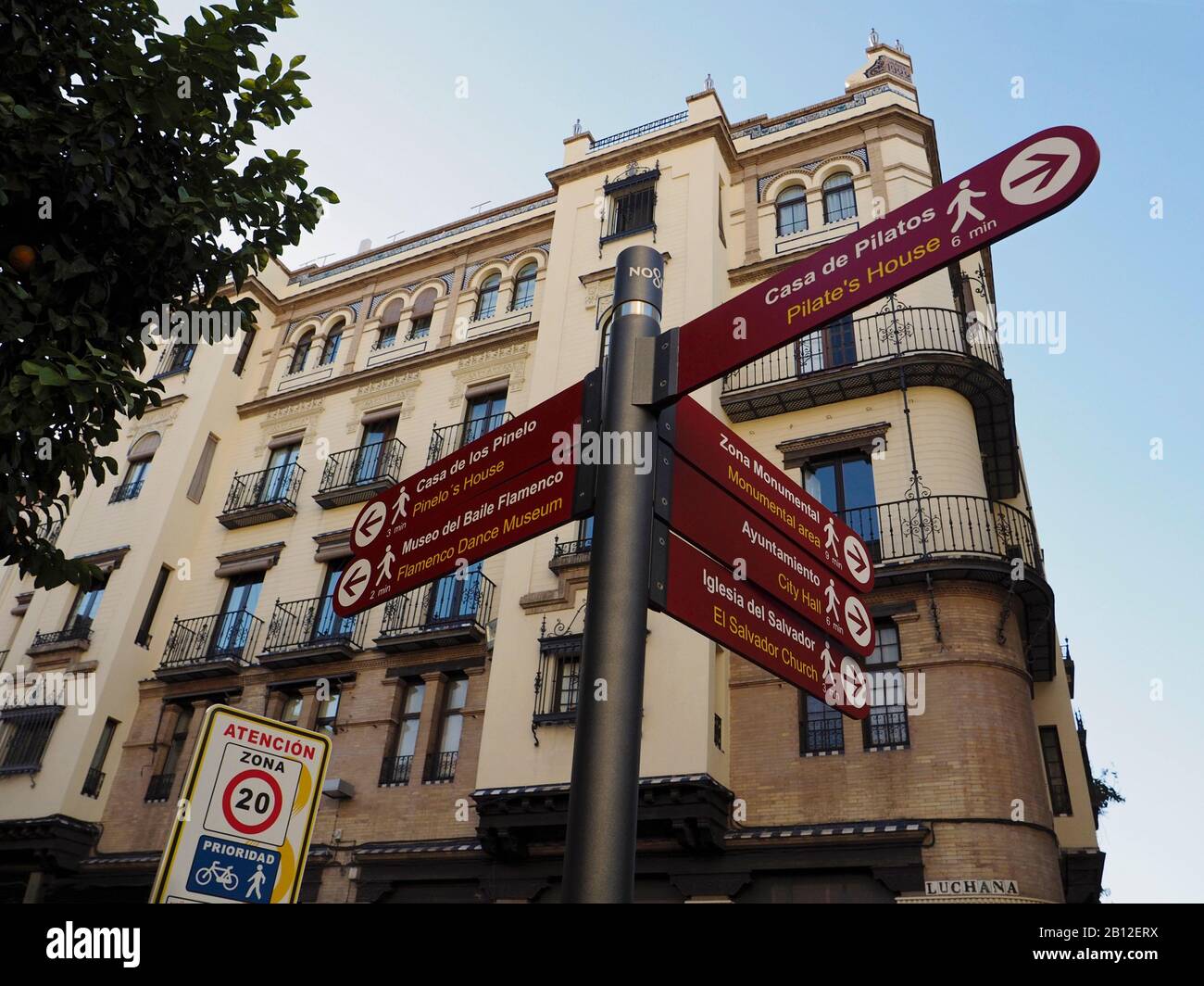 Itinerari turistici a piedi segno a Siviglia, Andalusia, Spagna Foto Stock