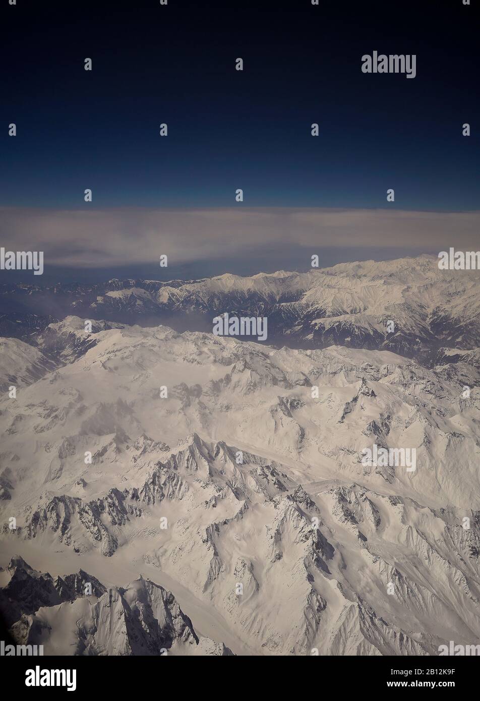 Vista aerea dell'Himalaya indiano. Himalaya. India Foto Stock