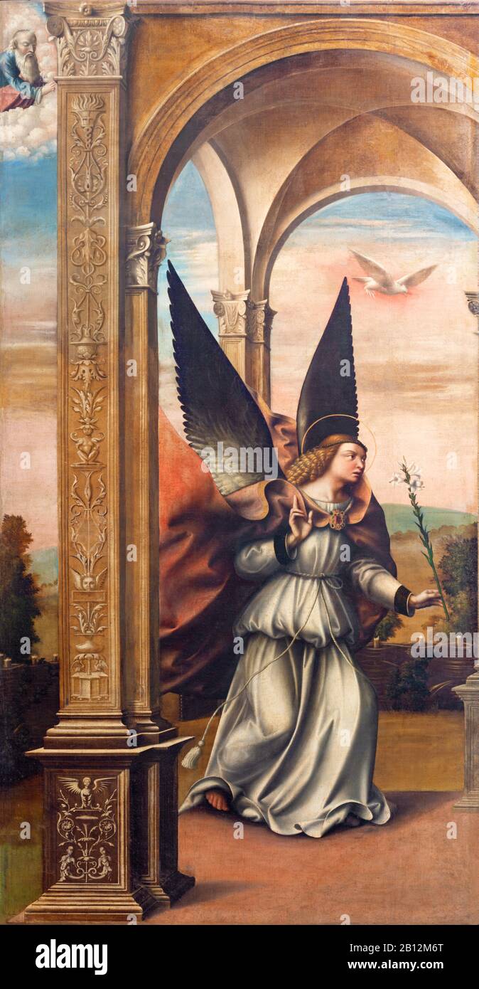 FERRARA, ITALIA - 30 GENNAIO 2020: Il dipinto di Arcangelo Gabriel dall'Annunciazione nella chiesa di Santa Maria in Vado Foto Stock FERRARA, ITALIA - 30 GENNAIO 2020: Il dipinto di Arcangelo Gabriel dall'Annunciazione nella chiesa di Santa Maria in Vado Foto Stock
