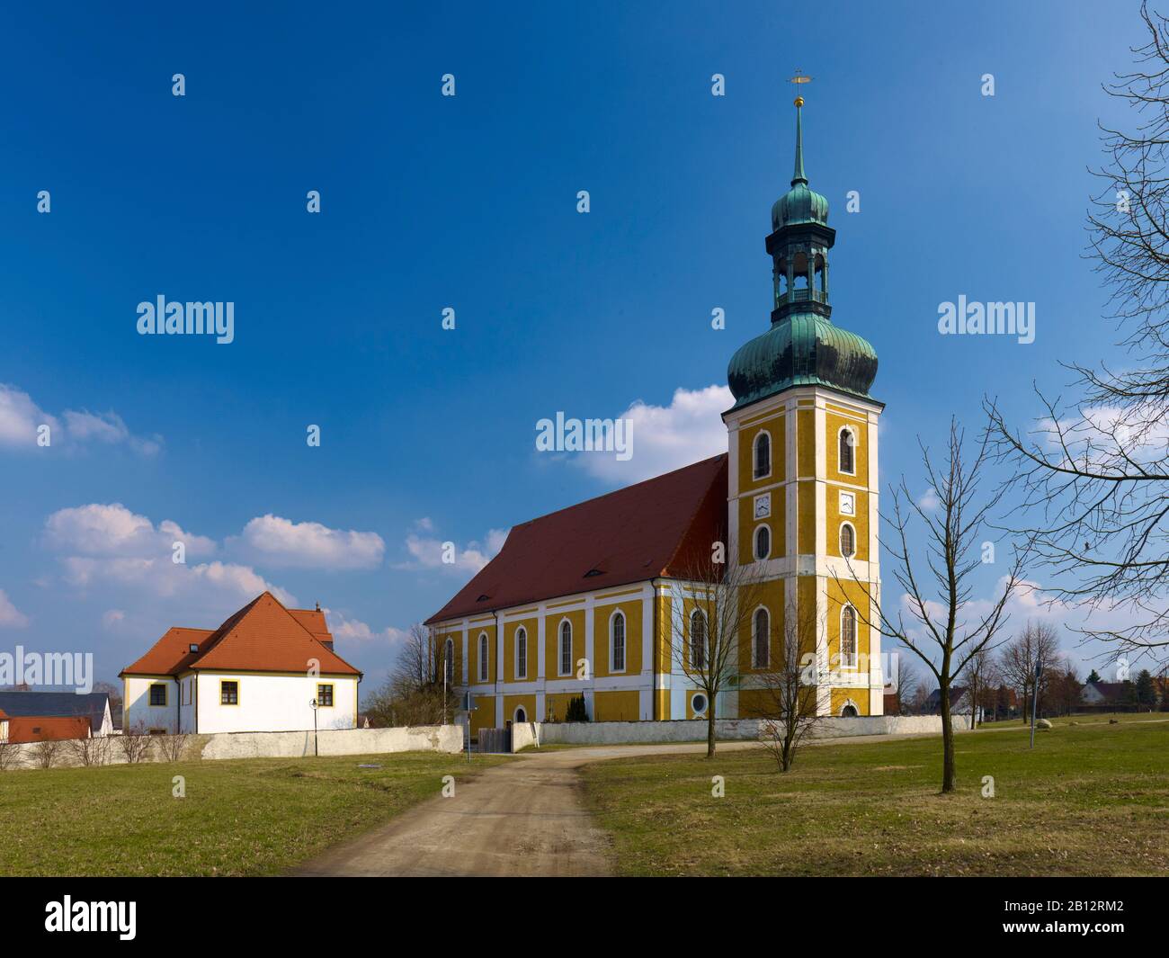 Chiesa barocca di pellegrinaggio e edificio monastero a Rosenthal, alta Lusazia, Sassonia, Germania Foto Stock