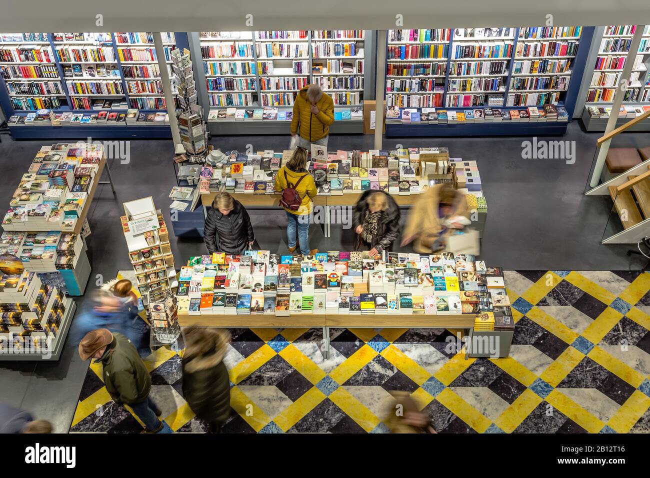 Zwolle, Paesi Bassi, 21 febbraio 2020: Famosa libreria Waanders nella vecchia chiesa del XV secolo nel centro storico di Zwolle nei Paesi Bassi. Foto Stock