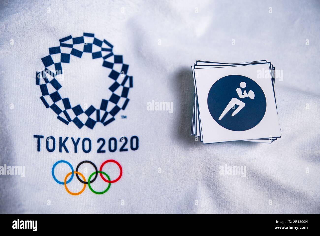 TOKYO, GIAPPONE, GENNAIO. 20. 2020: Icona di rugby per il gioco olimpico estivo Tokyo 2020, sfondo bianco. Logo ufficiale e pittogrammi Foto Stock