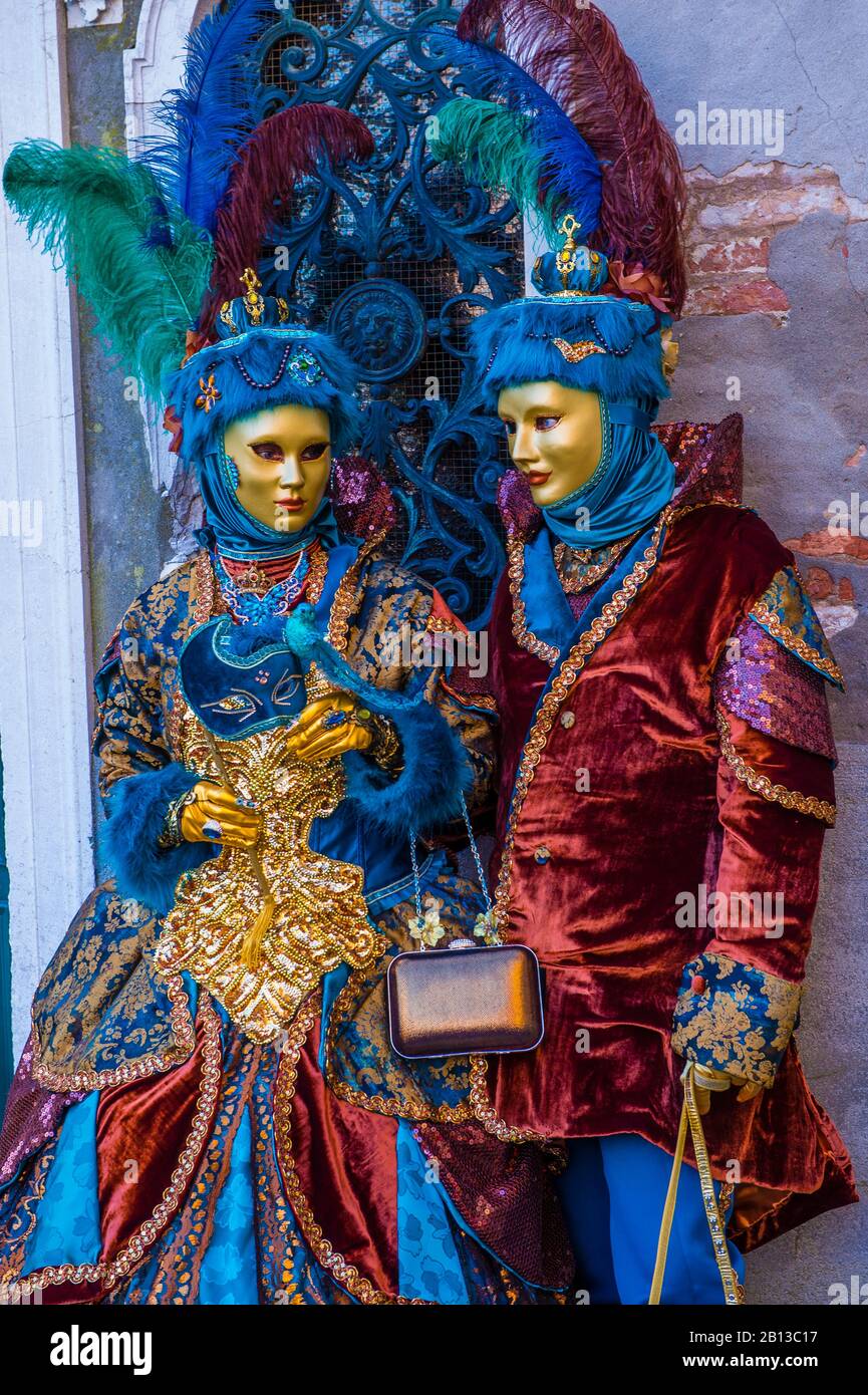 Venezia, Italia - FEB 26 : i partecipanti a Venezia il Carnevale di Venezia , Italia il 26 febbraio 2019. Il Carnevale di Venezia è famosa nel mondo per la sua elabo Foto Stock