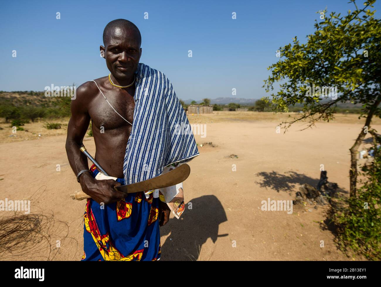 Uomo, popolo tribale di Cunene, Angola meridionale, Africa Foto Stock