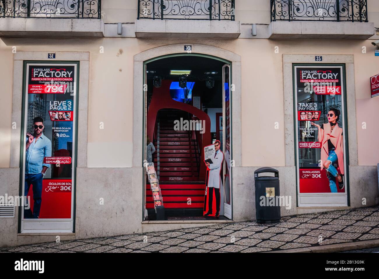 negozio di occhiali da sole ray ban a lisbona Foto Stock