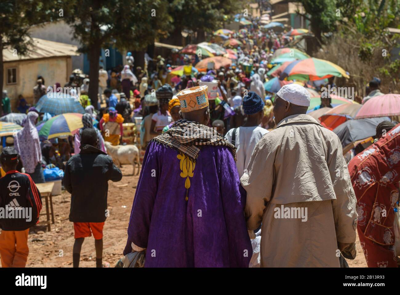 Mercato domenicale in Mali Ville, Guinea Foto Stock