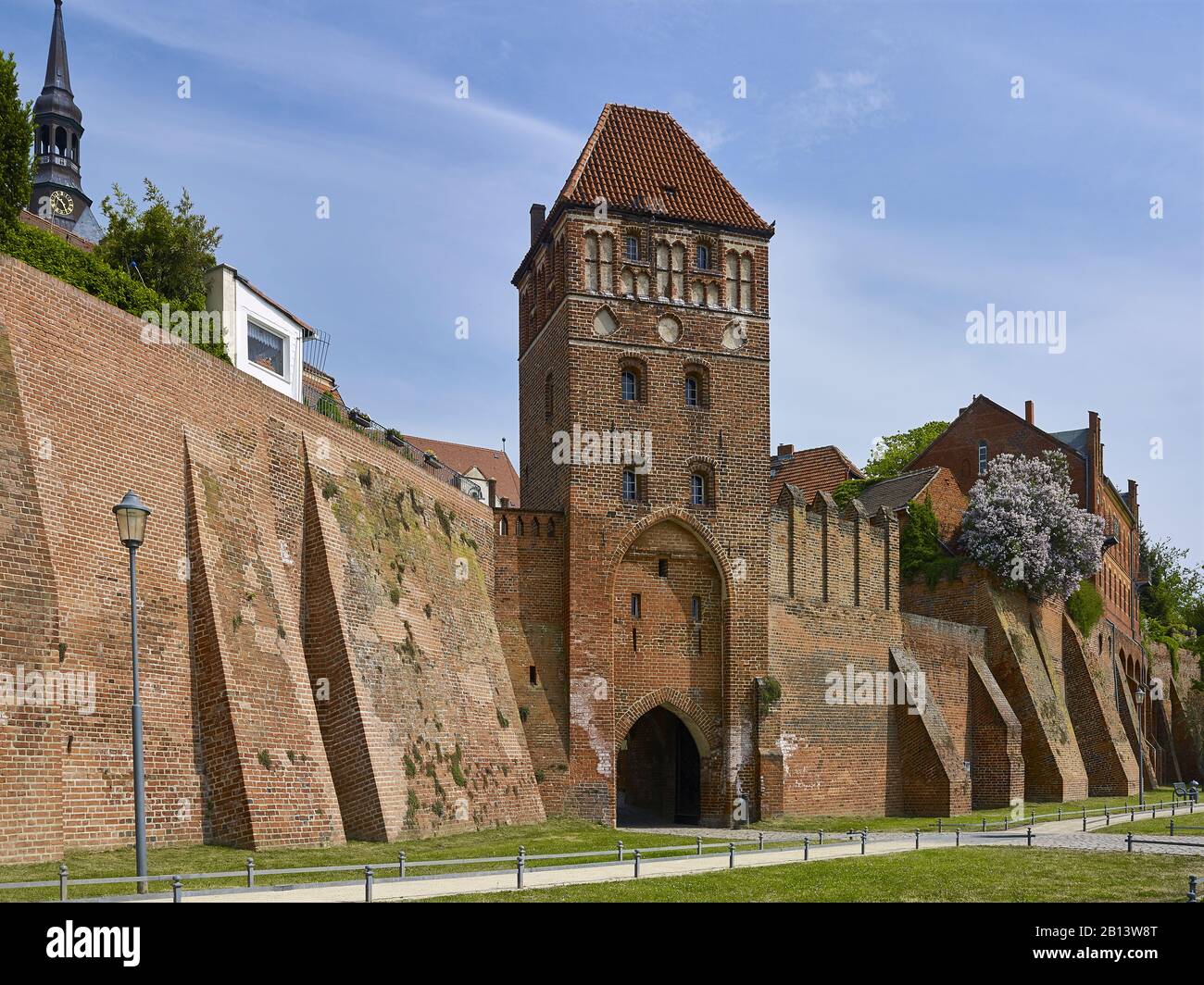 Mura Cittadine Con Elbtor,Tangermünde,Sassonia-Anhalt,Germania Foto Stock