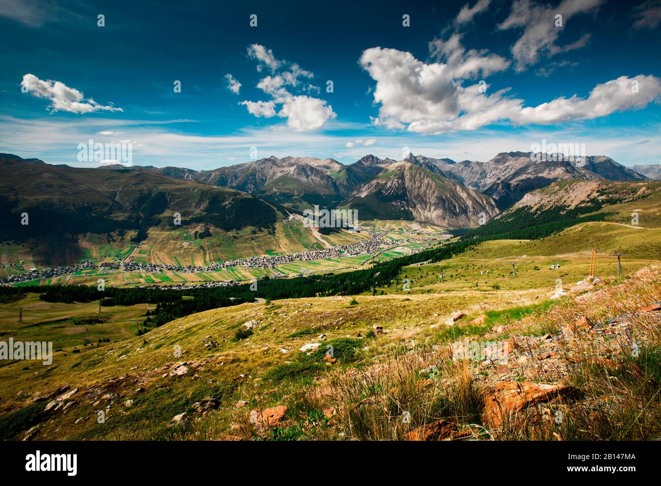 Montagne nelle Alpi nei pressi di Livigno, Italia, Europa Foto Stock