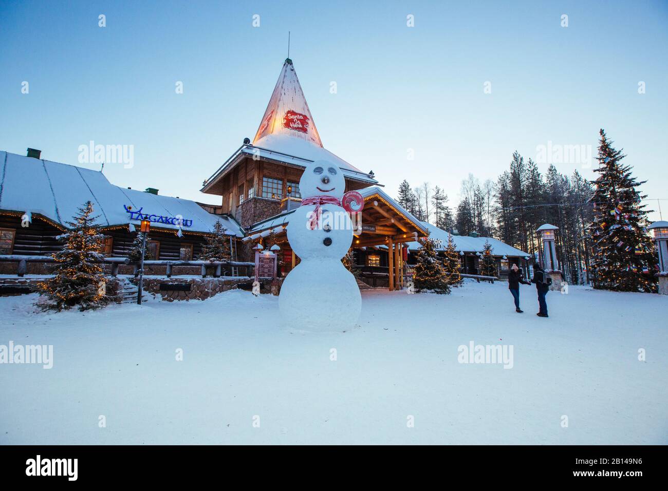 Villaggio di Natale a Rovaniemi poco prima di Natale, Finlandia Foto Stock