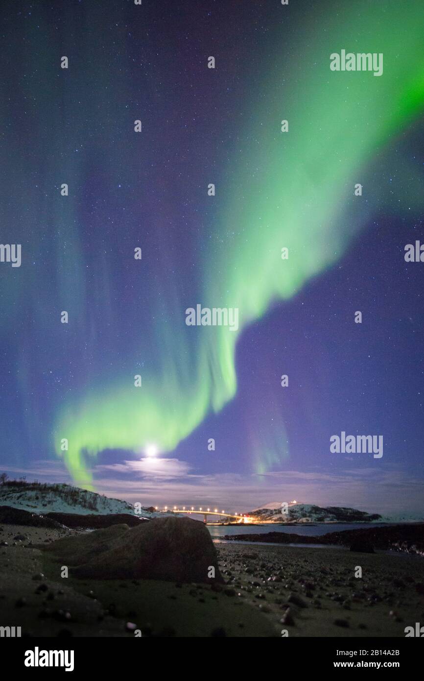 Lofoten Norvegia luci polari nel mese di febbraio inverno paesaggio invernale Aurora Borealis Foto Stock