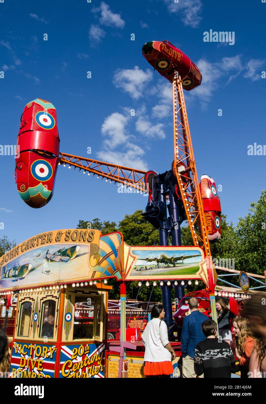 Basingstoke, Regno Unito - 1 settembre 2019: Giro della fiera Vintage Dive Bomer alla fiera di vapore di carter nel War Memorial Park, Basingstoke, Hampshire su A. Foto Stock