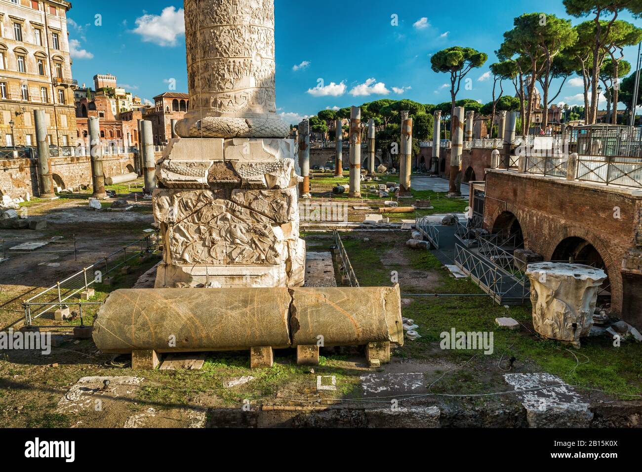 Rovine del forum di Traiano a Roma, Italia Foto Stock