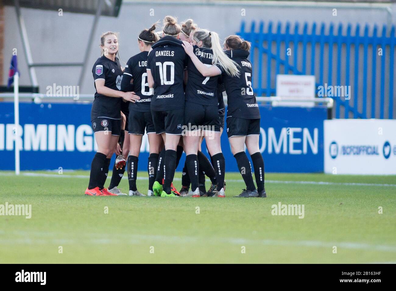 Solihull, West Midlands, Regno Unito. 23rd Feb, 2020. Bristol City Women 1 - 0 Bcfc Donne. Le donne della città di Bristol celebrano mentre vanno 1 - 0 contro le donne della città di Birmingham. Credito: Peter Lopeman/Alamy Live News Foto Stock