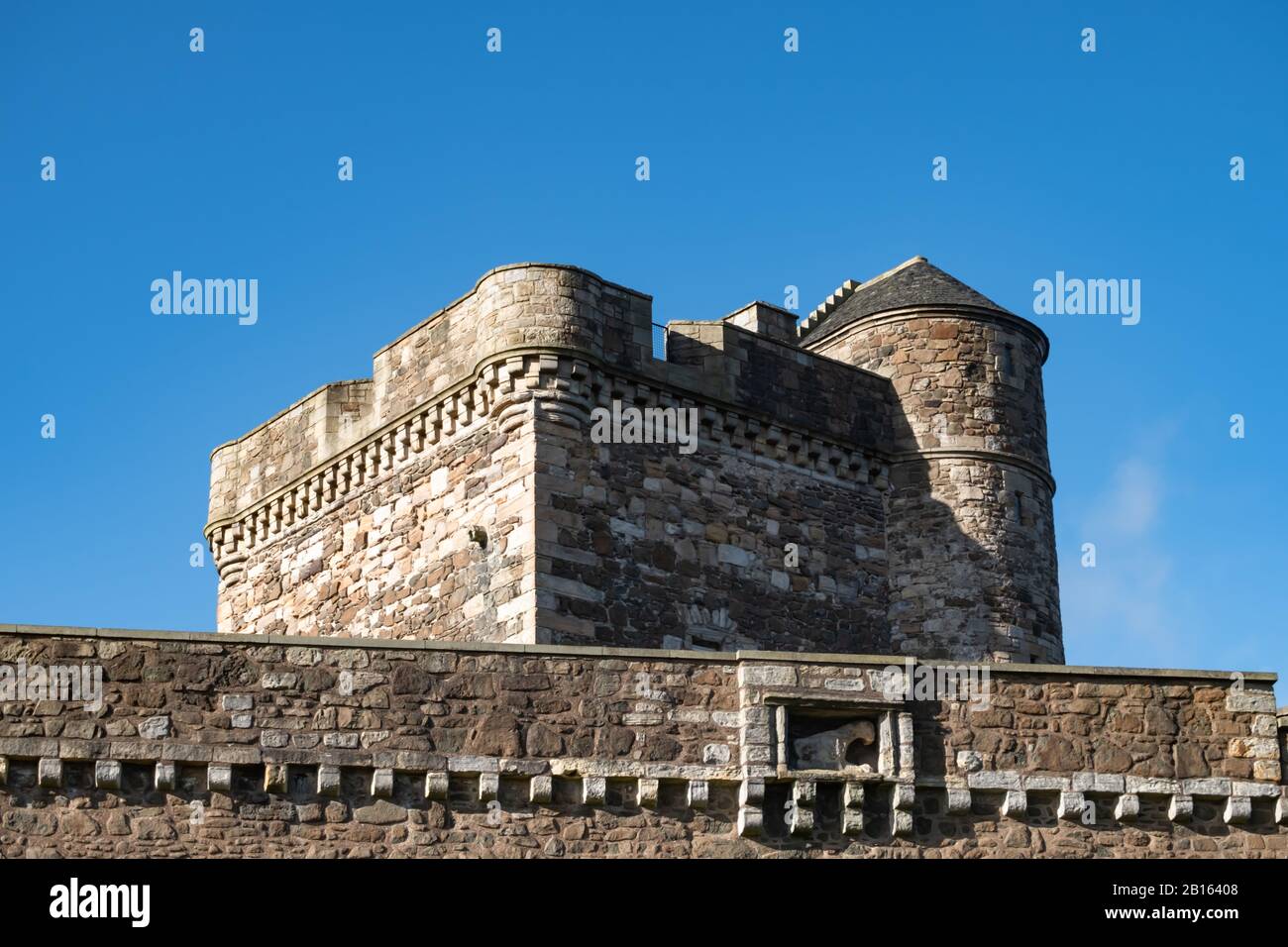 Blackness, Scozia, Regno Unito. 23rd febbraio 2020. Meteo Regno Unito. Guardando verso il castello di Blackness. Credito: Skully/Alamy Live News Foto Stock