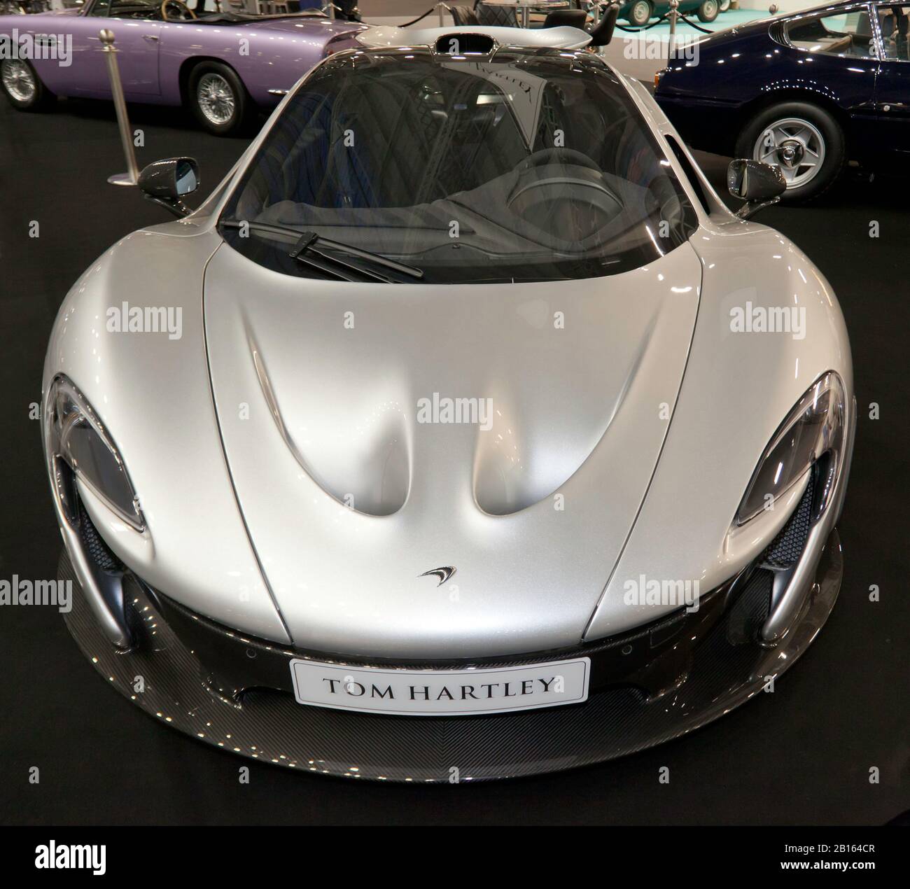 Vista frontale di un 2014, McLaren P1, in mostra al Tom Hartley Cars Stand, del 2020 London Classic Car Show Foto Stock