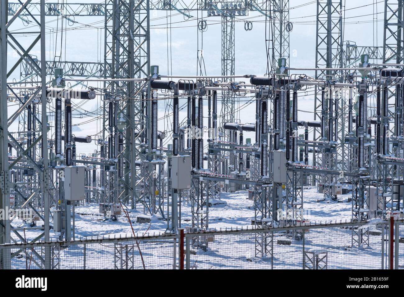 Aumento dei costi di elettricità. Distribuzione sottostazione elettrica. Foto Stock