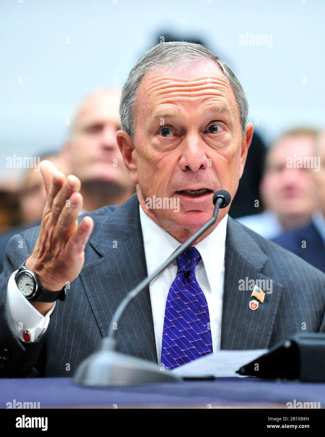 Il sindaco Michael Bloomberg di New York, New York, testimonia dinanzi alla sottocommissione della Camera dei rappresentanti degli Stati Uniti sull'immigrazione, la cittadinanza, i rifugiati, la sicurezza Dei Confini e l'audizione di diritto internazionale sul "Ruolo dell'immigrazione nel Rafforzamento dell'economia americana" a Capitol Hill a Washington, D.C. giovedì 30 settembre 2010..Credit: Sachs/CNP /MediaPunch(RESTRIZIONE: Non ci sono quotidiani o quotidiani di New York o New Jersey nel raggio di 75 miglia da New York City) Foto Stock