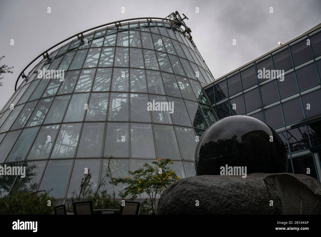 Houston, Texas - 11 febbraio 2020: Houston Museum of Natural Science Glass Exterior Foto Stock