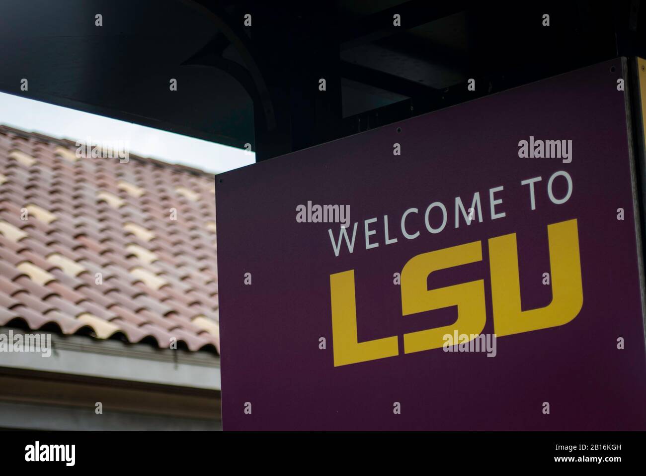 Baton Rouge, Louisiana - 10 Febbraio 2020: Louisiana state University (LSU) Benvenuti alla LSU segno Foto Stock