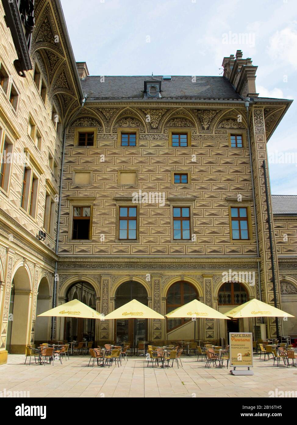 Cortile del Palazzo Schwarzenberg, Praga, Repubblica Ceca Foto Stock